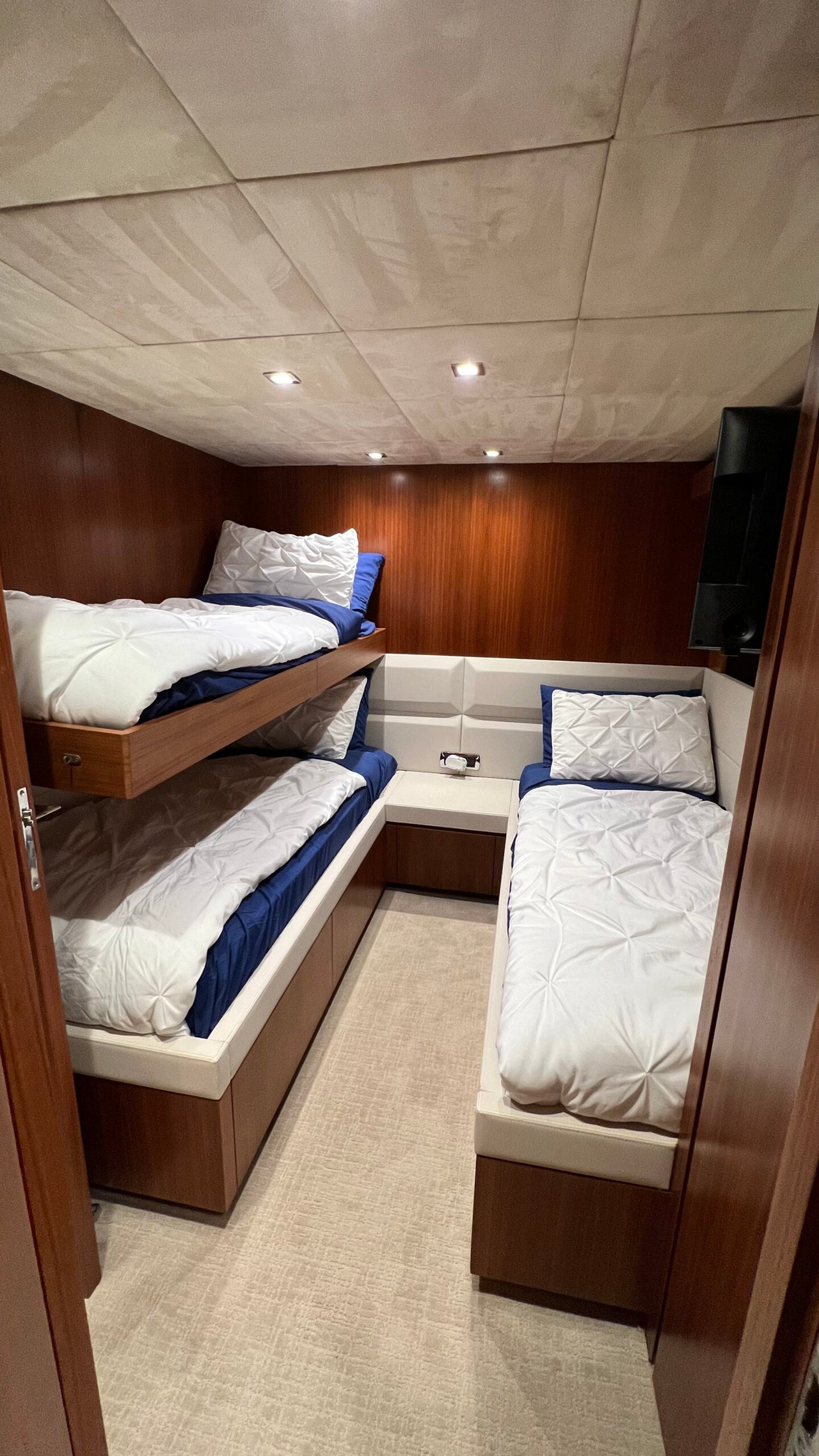 Tecnomar 110 ft.