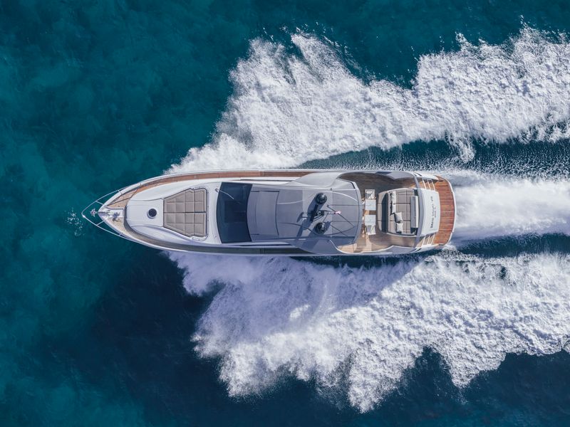 Pershing 70 pieds