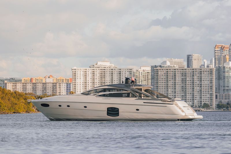 Pershing 70 pieds