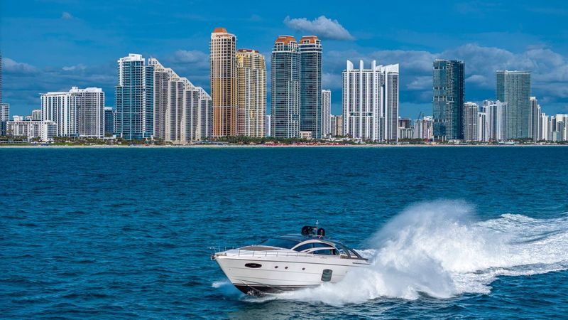 Pershing 70 pieds
