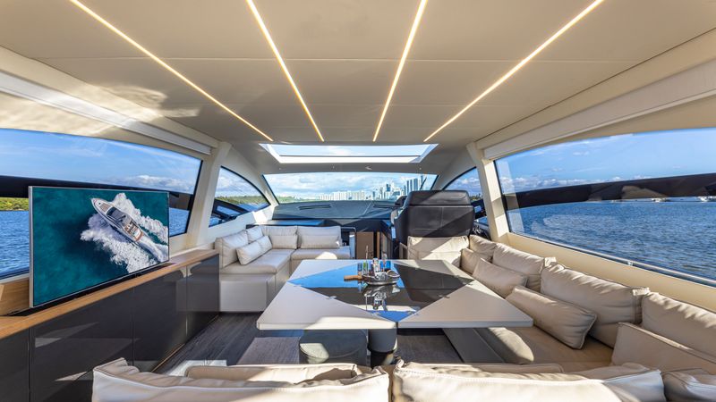 Pershing 70 pieds