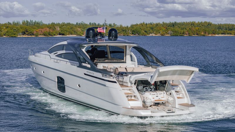 Pershing 70 pieds