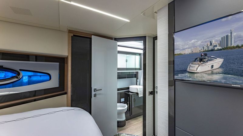 Pershing 70 pieds