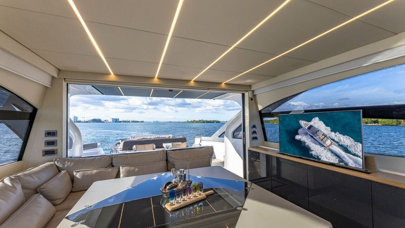 Pershing 70 pieds